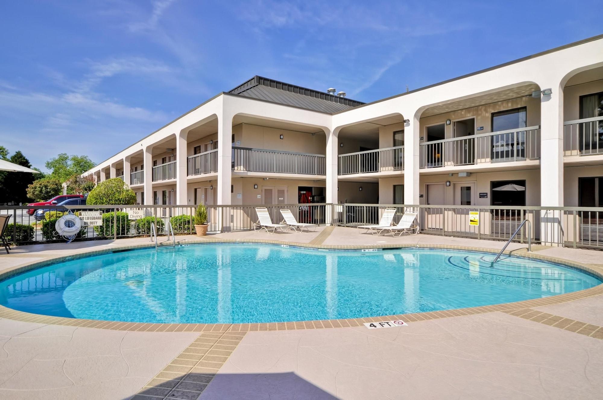 Motel 6 Fayetteville - I-95 Экстерьер фото