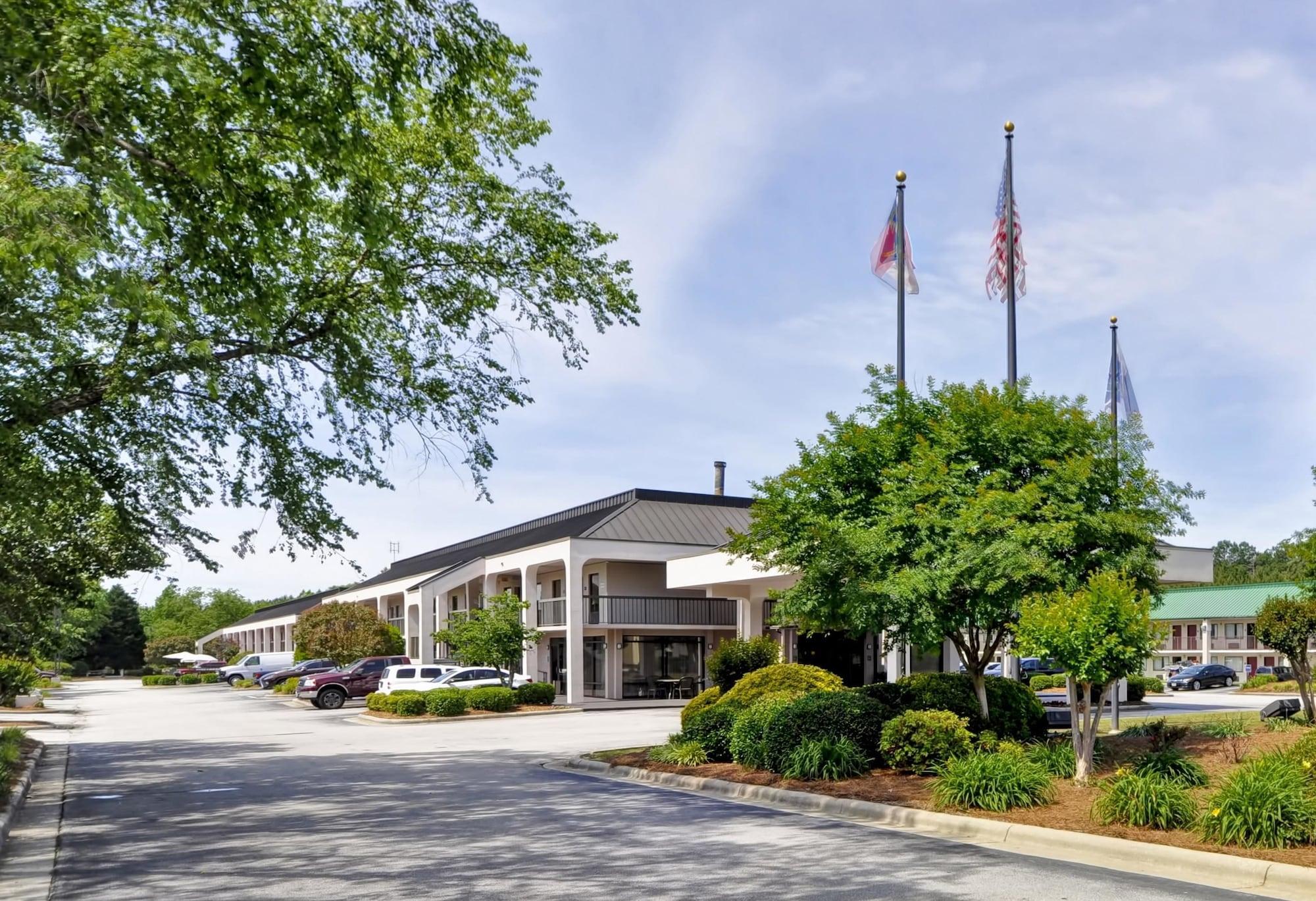 Motel 6 Fayetteville - I-95 Экстерьер фото