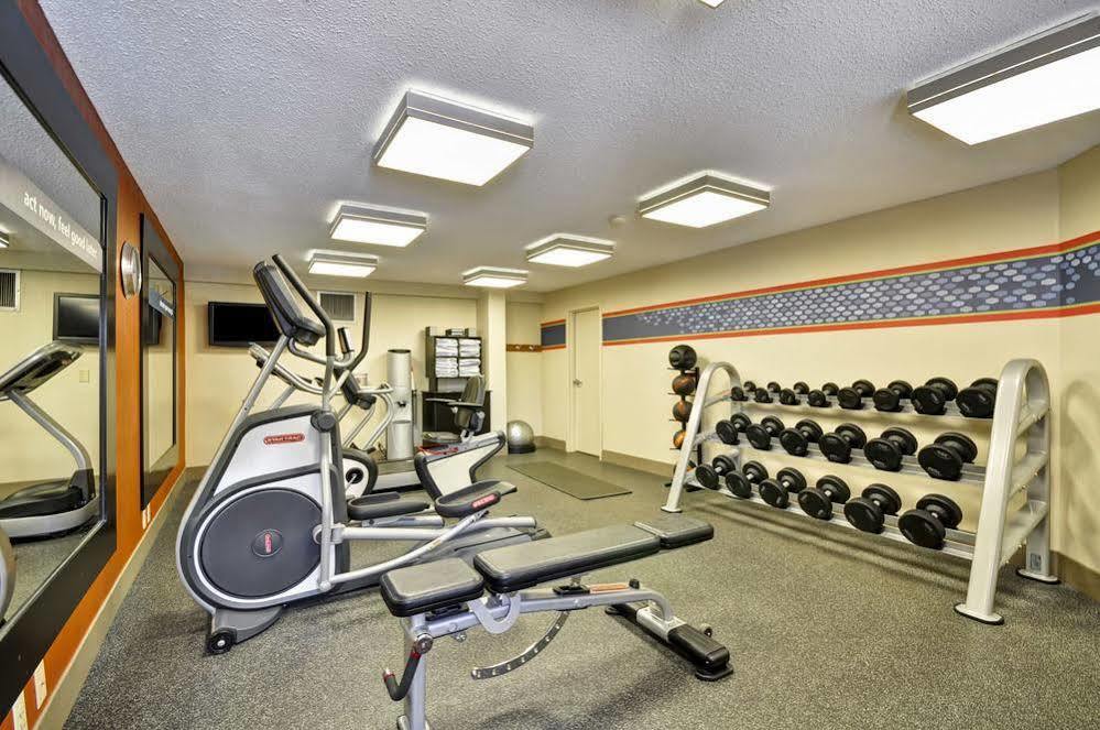 Motel 6 Fayetteville - I-95 Экстерьер фото