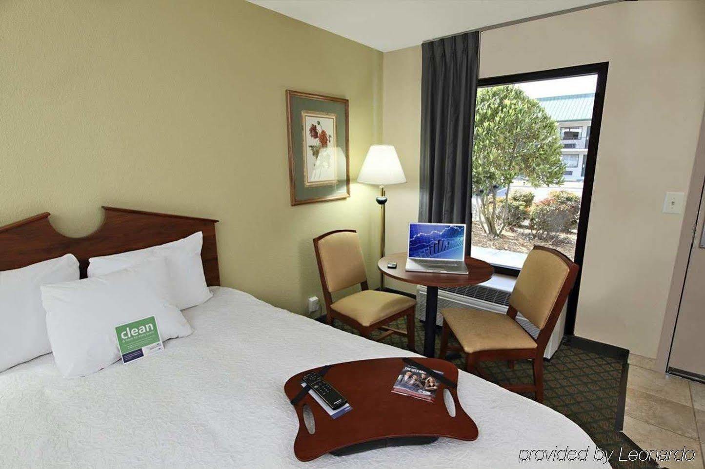 Motel 6 Fayetteville - I-95 Экстерьер фото