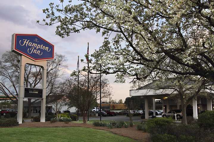 Motel 6 Fayetteville - I-95 Экстерьер фото